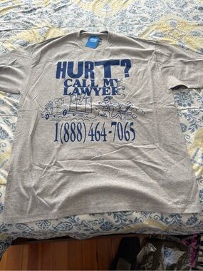 Market Studios Men’s Gray Short-Sleeve with Blue 'Hurt? Call Me Lawyer' Print